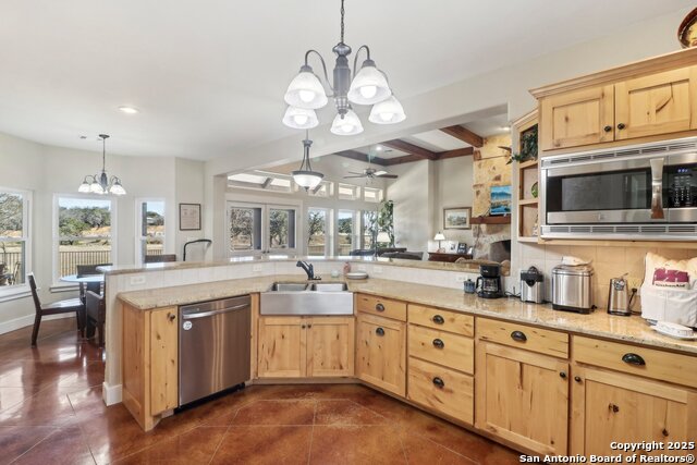 221 W Cypress Estates Pkwy, Ingram, Texas image 14