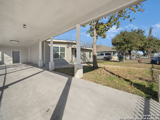 107 Sussex, San Antonio, Texas image 3