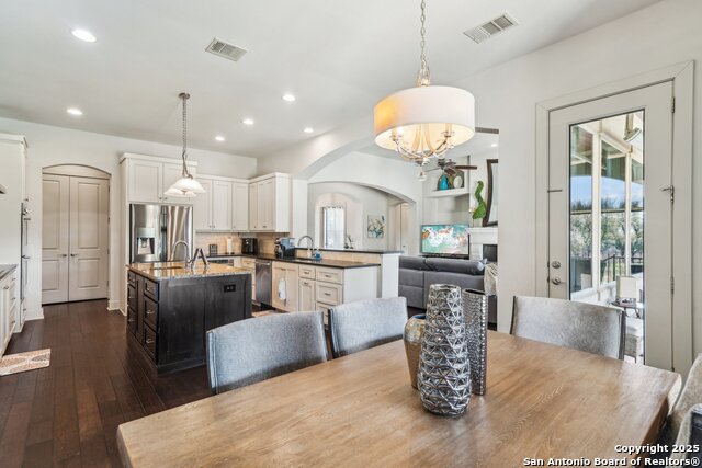 1253 Via Principale, New Braunfels, Texas image 9