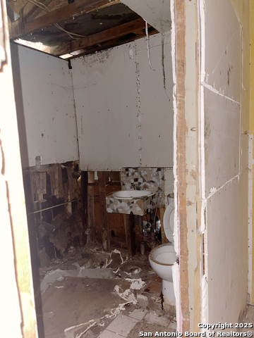 330 Sterling, San Antonio, Texas image 16
