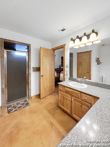 565 Red Bluff Ranch Road, Pipe Creek, Texas image 10