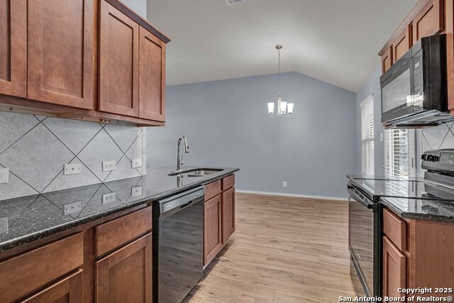 454 Canyon Edge, Canyon Lake, Texas image 16
