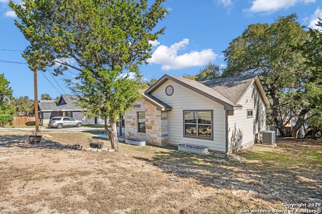 454 Canyon Edge, Canyon Lake, Texas image 2