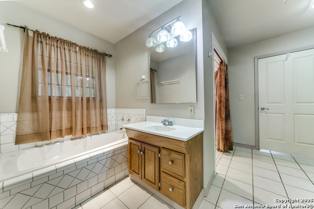 130 Ranch Rd, Pipe Creek, Texas image 8