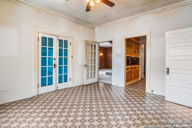 531 E Park Ave, San Antonio, Texas image 10