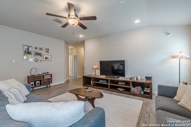 918 Pumpkin, New Braunfels, Texas image 7