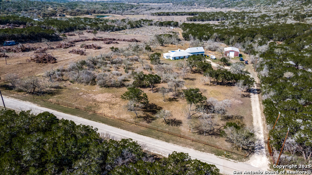8415 County Road 279, Rio Medina, Texas image 26