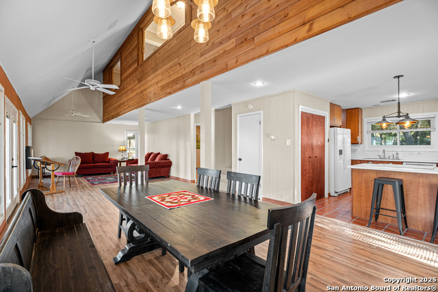 1262 Paradise Dr, Canyon Lake, Texas image 6