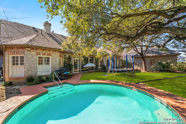825 College, Alamo Heights, Texas image 39
