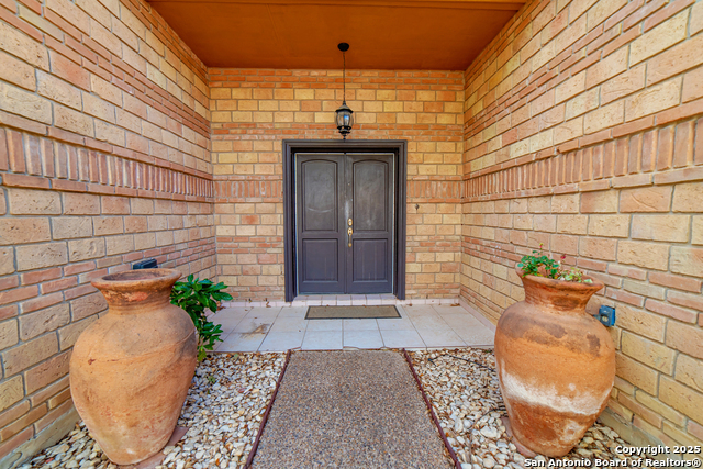 96 Grove Ave, Laredo, Texas image 2