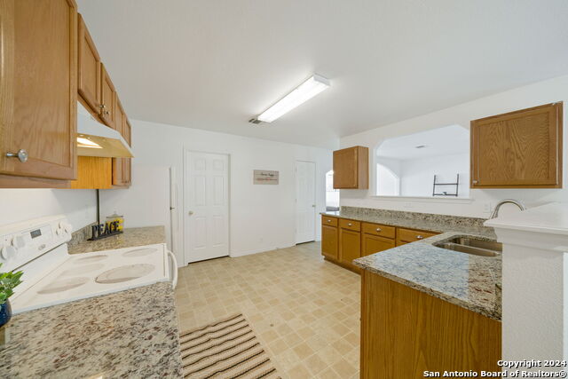 8055 Cypress, San Antonio, Texas image 13