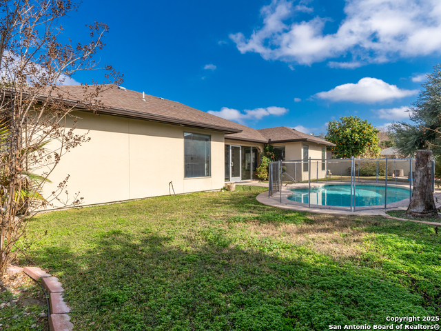 3103 Dante Loop, Laredo, Texas image 24
