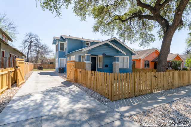 1118 W Summit Ave, San Antonio, Texas image 4