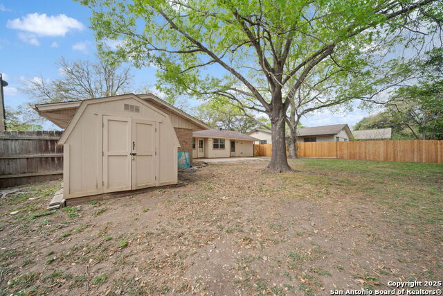 111 Granada Drive, Universal City, Texas image 31