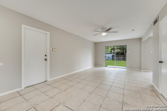 4838 Scott Carpenter Dr, Kirby, Texas image 6