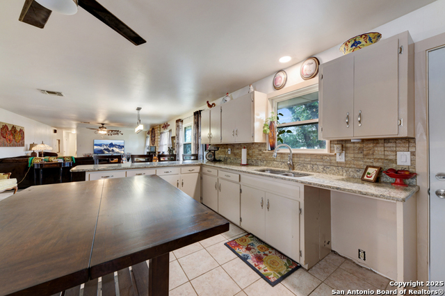 2877 Broad Oak, Bandera, Texas image 7