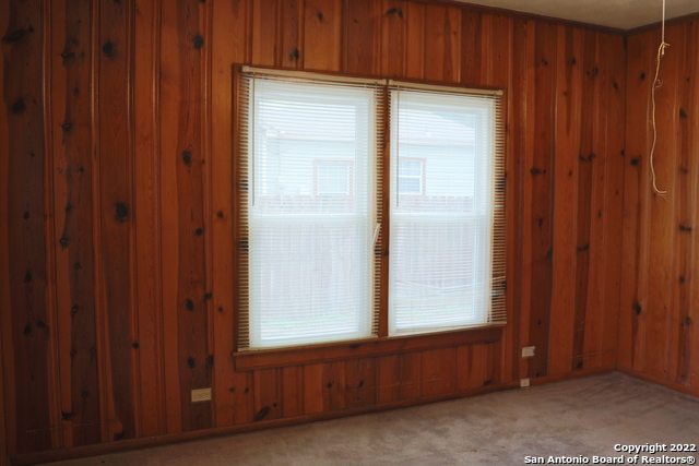227 Mueller St, Uvalde, Texas image 37