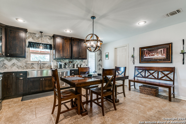 1312 Longhorn, Floresville, Texas image 11