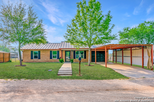 1312 Longhorn, Floresville, Texas image 4