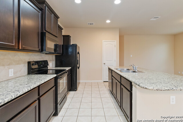 477 Sand Trail, New Braunfels, Texas image 15