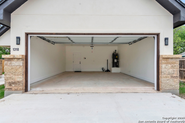 1318 Avenue D, Hondo, Texas image 27