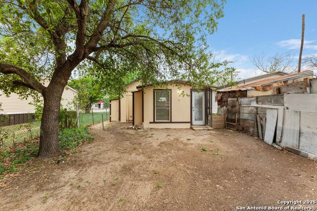 373 Avenue I, Poteet, Texas image 19