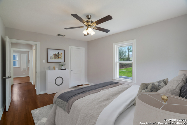 2043 W Woodlawn Ave, San Antonio, Texas image 3