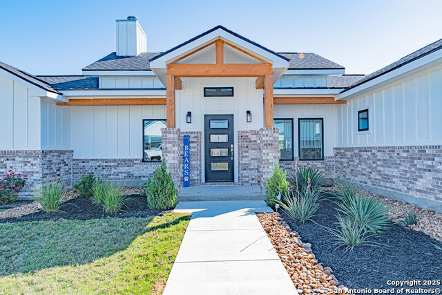 157 W Magnolia Cir, La Vernia, Texas image 4