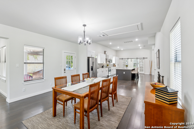 136 W Evergreen, Boerne, Texas image 22