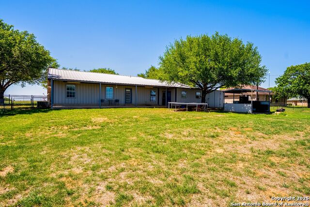 9404 Crow Lane, Adkins, Texas image 5