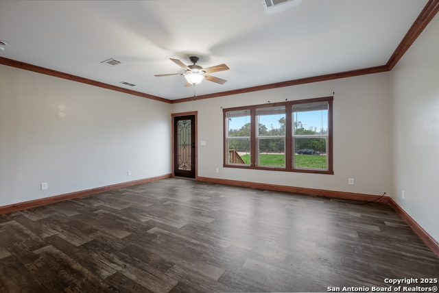 384 Adcock, Poteet, Texas image 4