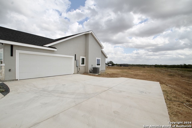 176 Hidden Ranch Ct, Floresville, Texas image 27