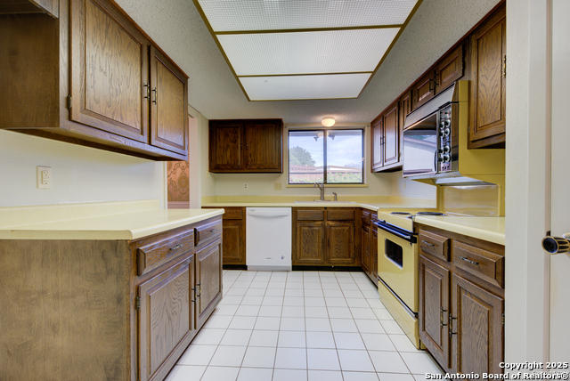 5835 Royal Club, San Antonio, Texas image 9