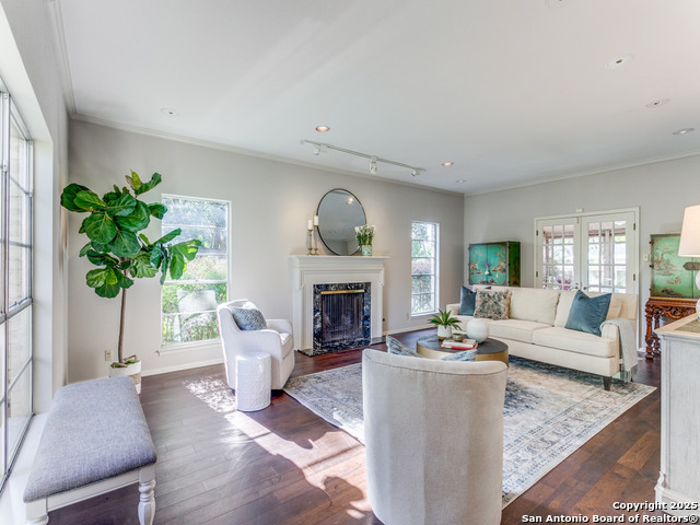 206 Sir Arthur Ct, Castle Hills, Texas image 7