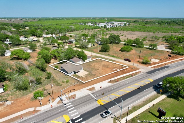 203 Zanderson, Jourdanton, Texas image 17
