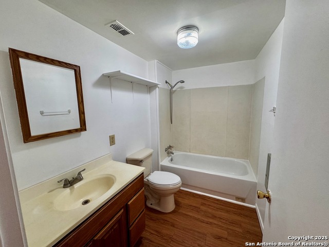 203 Zanderson, Jourdanton, Texas image 6