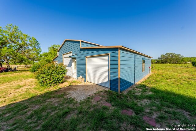 585 County Road 7718, Devine, Texas image 27