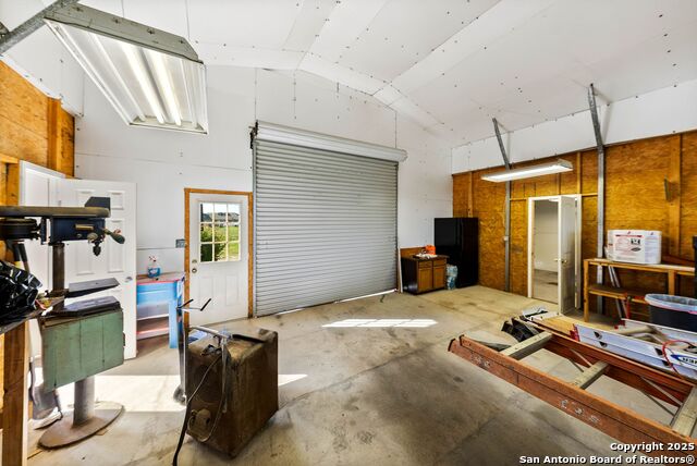 585 County Road 7718, Devine, Texas image 32