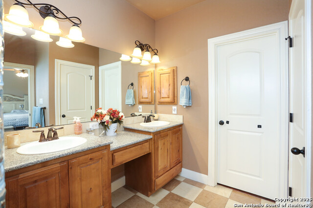 861 County Road 464, Hondo, Texas image 20