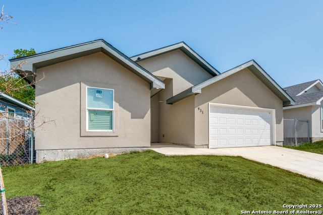 931 Yucca, San Antonio, Texas image 2