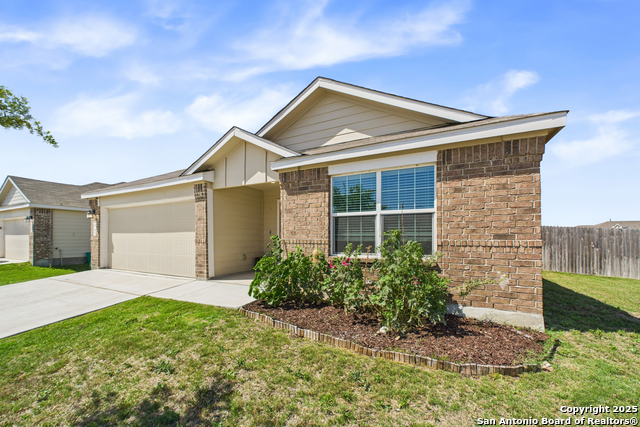 2700 La Mundial, Seguin, Texas image 3