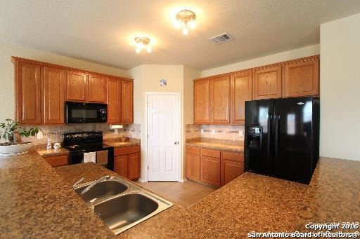 2673 Crusader Bend, Schertz, Texas image 13