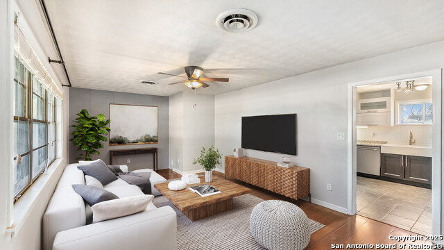 1232 Rivercrest, New Braunfels, Texas image 4