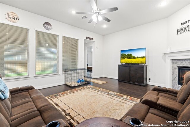 6957 Hallie Loop, Schertz, Texas image 21