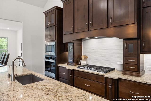 110 Madrone Trail, Boerne, Texas image 14