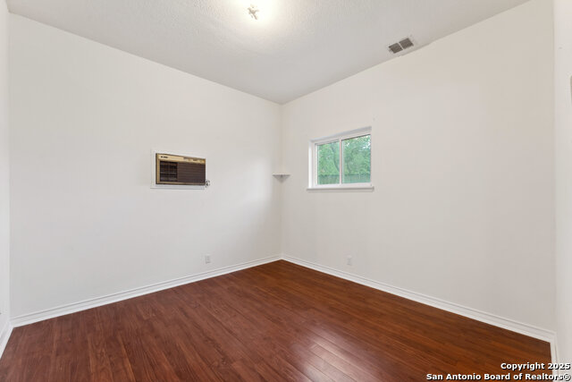 201 Honeysuckle, San Antonio, Texas image 34