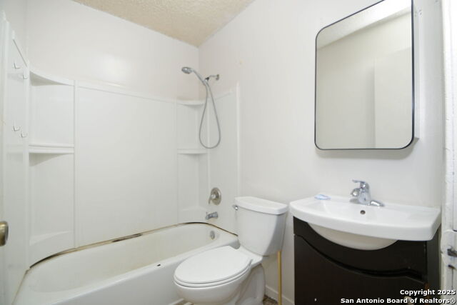 4420 Twin Rise, Von Ormy, Texas image 10