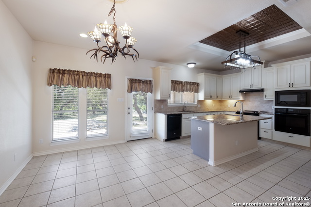 1018 Coyote Ridge, Spring Branch, Texas image 12