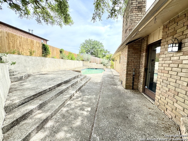710 Balboa, Universal City, Texas image 24