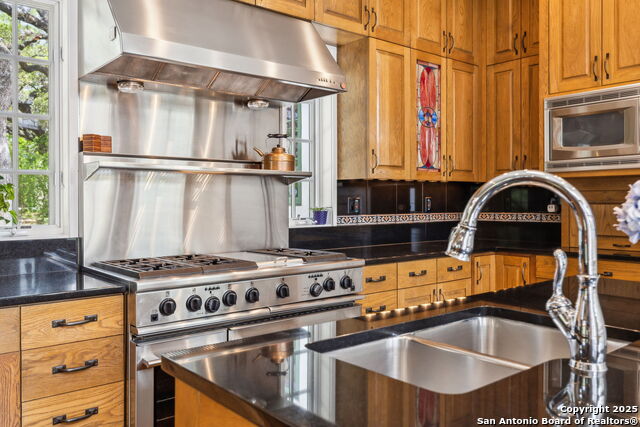 110 Turnberry Way, San Antonio, Texas image 22